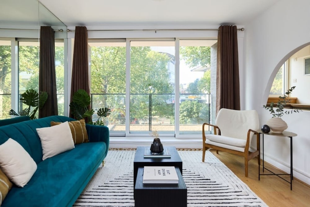 The Regent's Park Crib - Modern 1bdr Flat With Balcony