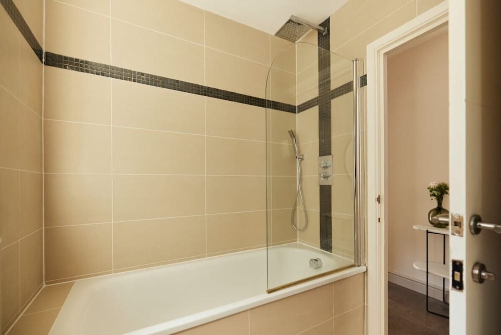The Kilburn Crib - Stunning 3bdr Flat