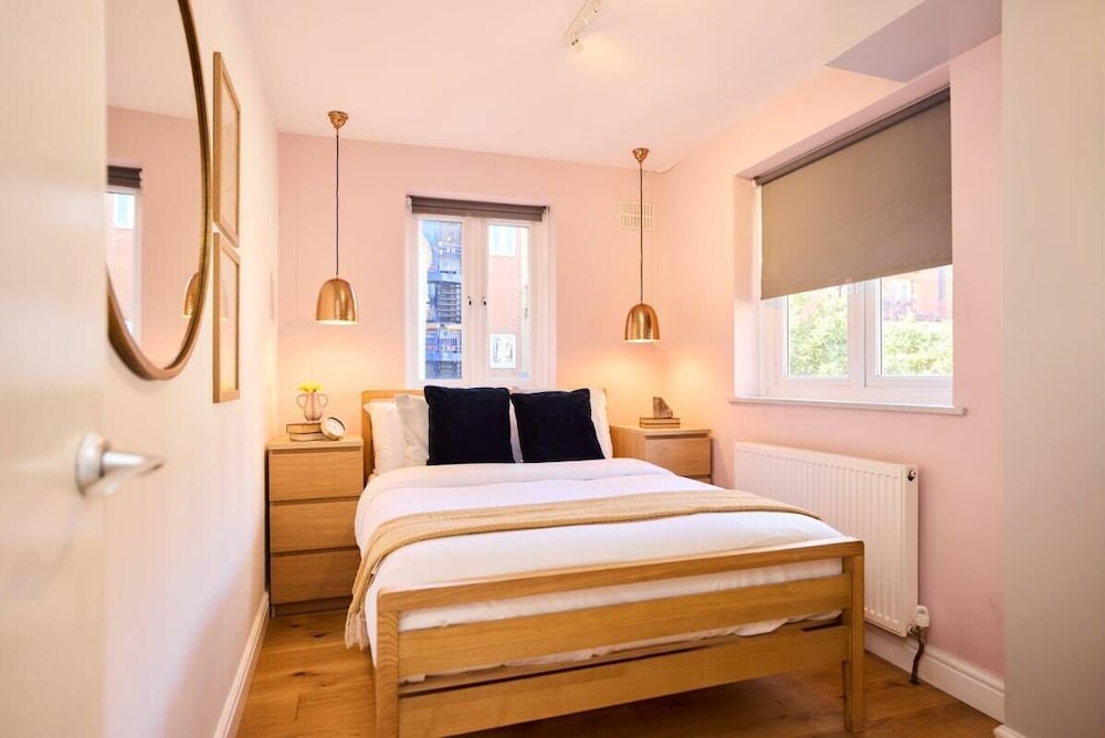 The Brunswick Retreat - Warm 3bdr Flat With Balcony