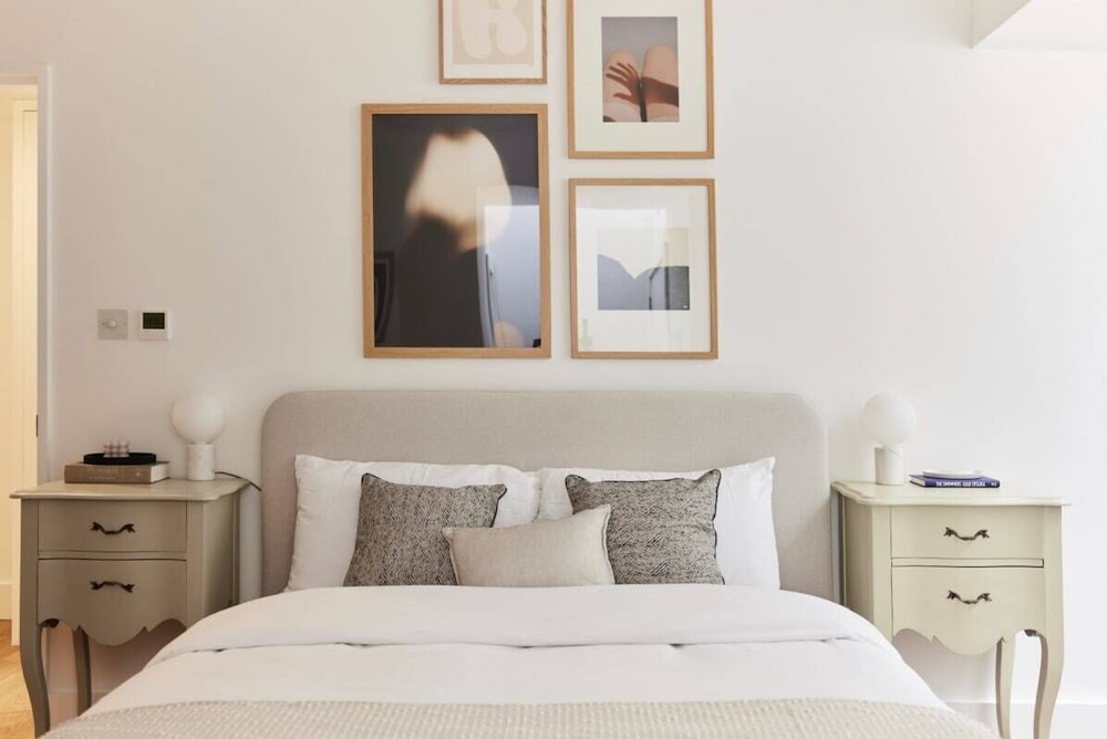 The Ravenscourt Park Escape - Bright 2bdr Flat