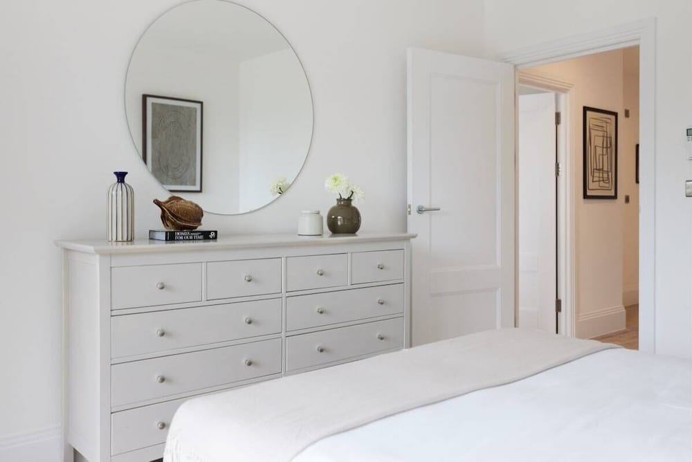 Wembley Vacations - The Wembley Park Wonder - Charming 2bdr Flat With Balcony - Property Image 2