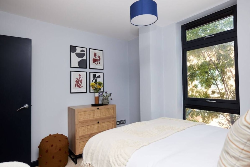 The Whitechapel Place - Stunning 2bdr Flat With Balcony