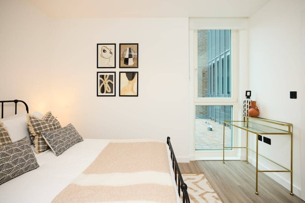 The Tottenham Hale Crib - Trendy 2bdr Flat With Balcony