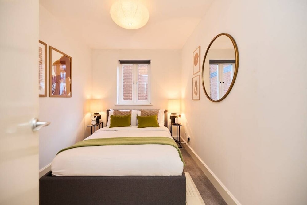 The Brunswick Retreat - Warm 3bdr Flat With Balcony