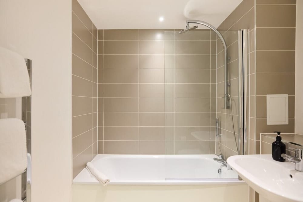 The River Lea Escape - Charming & Bright 2bdr Flat
