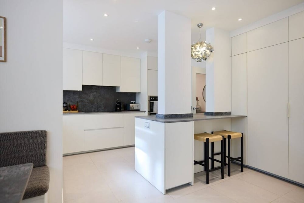 The Primrose Hill Place - Charming 4bdr Flat With Communal Garden