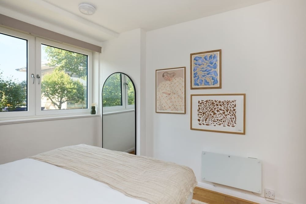 The Regent's Park Crib - Modern 1bdr Flat With Balcony