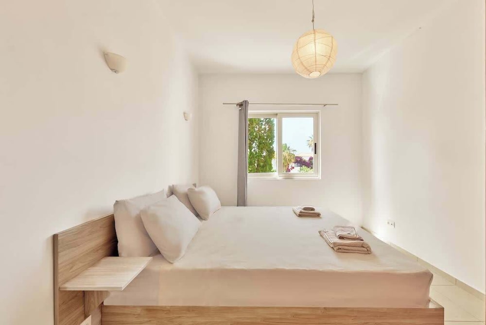 Cassiopeia 5 BR Villa on beach with pool