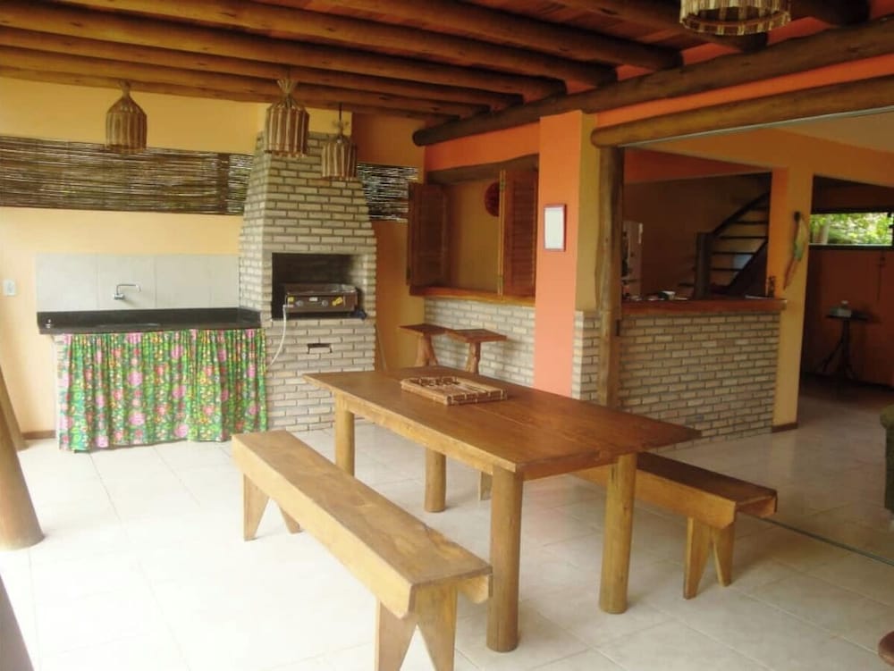 Casa de Temporada Felicidade, 38 Hóspedes, 2 Piscinas, 9 Suítes e 2 Churrasqueiras em Itacaré Bahia