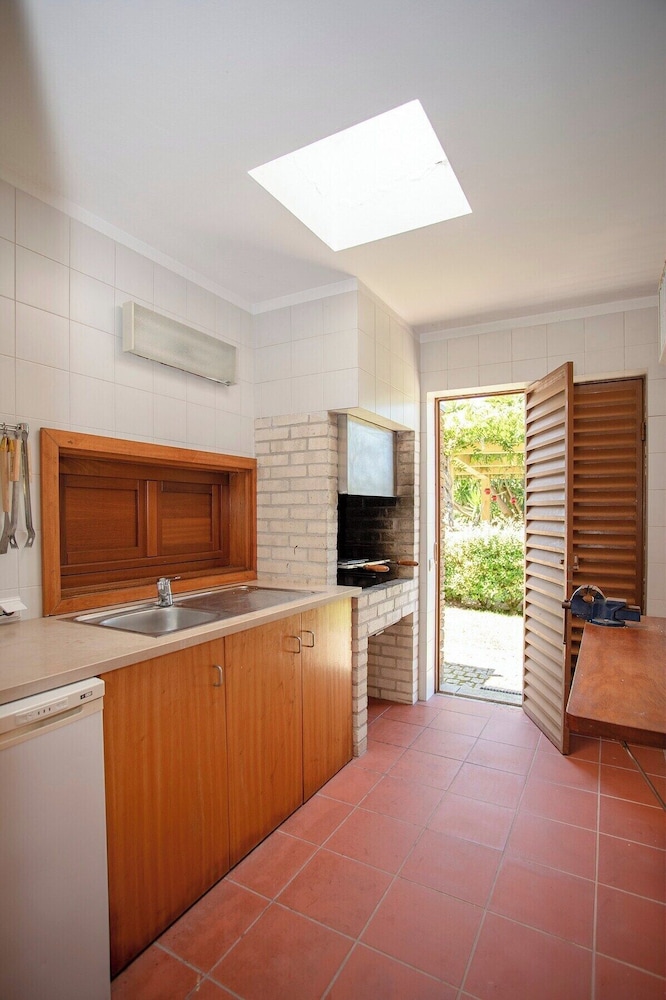 Liiiving in Caminha Countryside Pool House