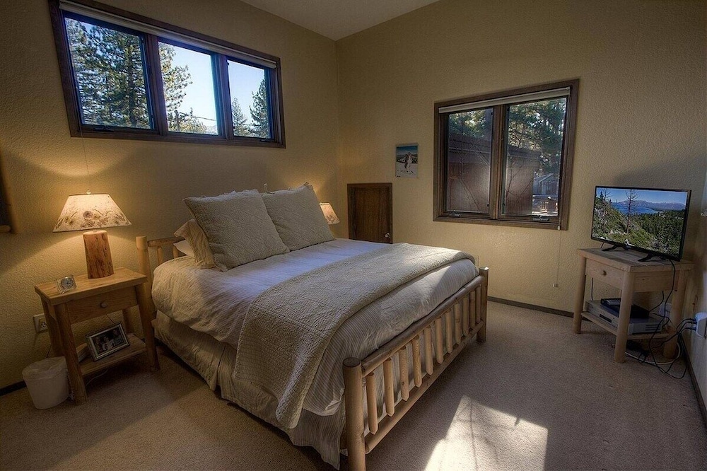 Cyh1281- Tahoe Acres 5 Bedroom Home