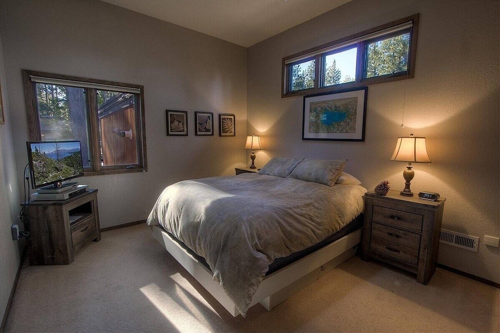 Cyh1281- Tahoe Acres 5 Bedroom Home