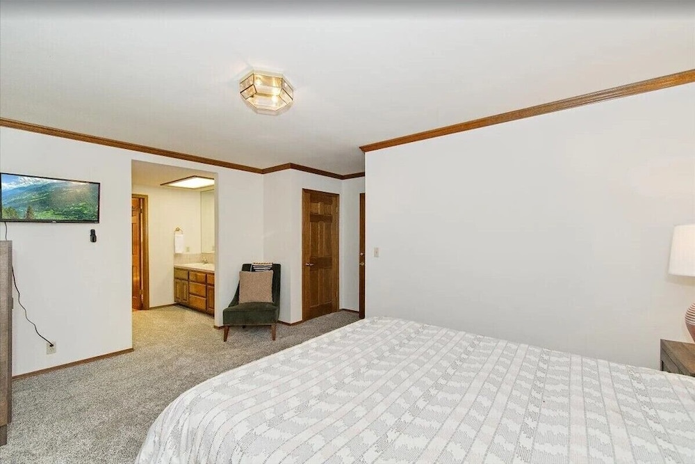 Summit Lodge 1&2