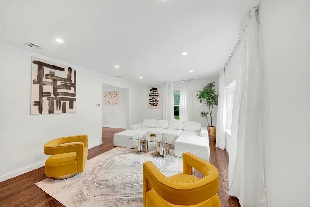 Modern Comfort in the Heart of NYC