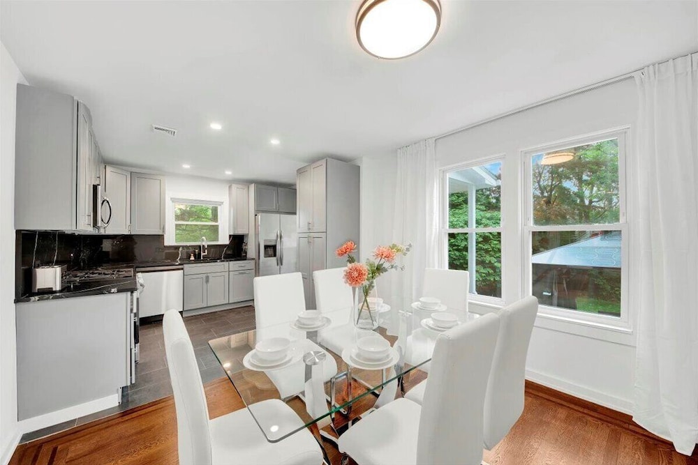 Modern Comfort in the Heart of NYC