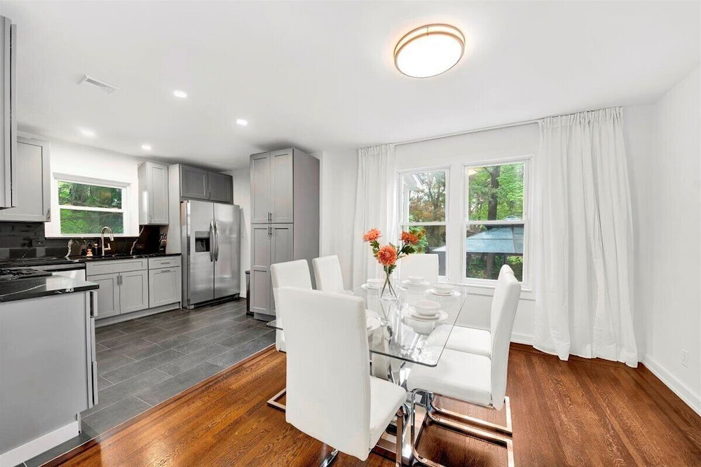Modern Comfort in the Heart of NYC