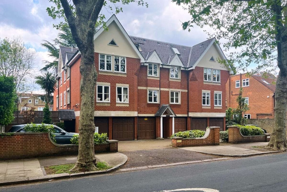 Chiswick Views & Space Elegant 3bdr Duplex With Parking