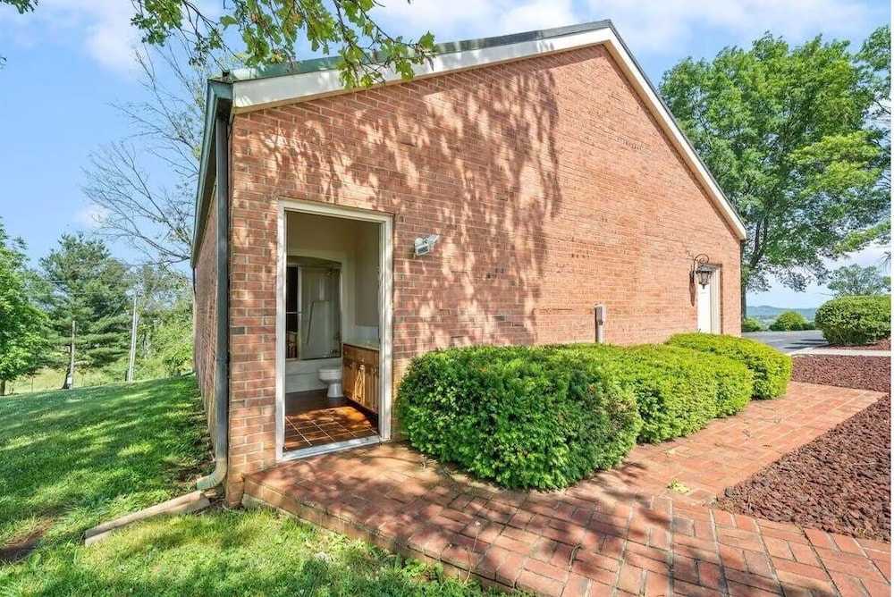 Oak Hill House