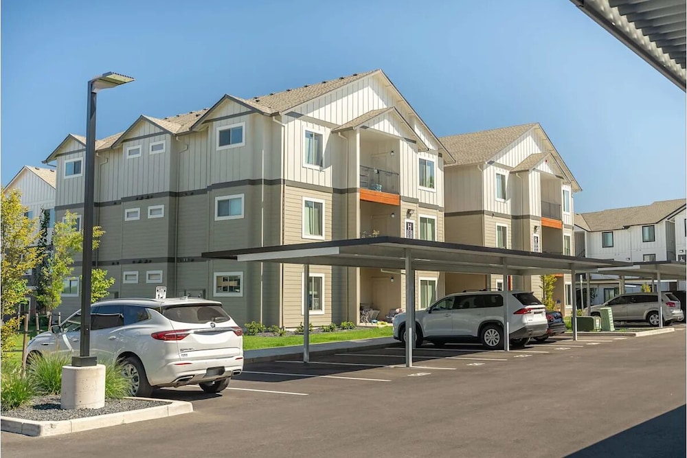 Landing Apartments - Salem