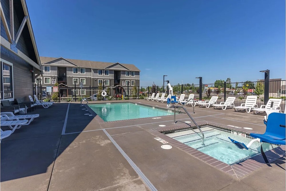 Landing Apartments - Salem