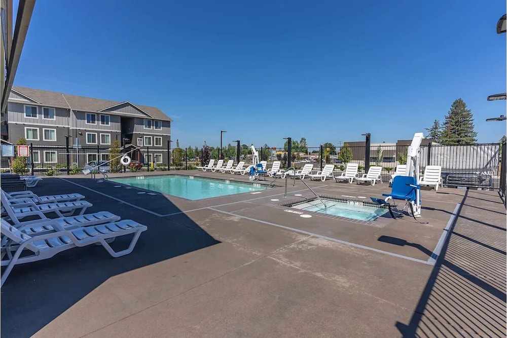 Landing Apartments - Salem
