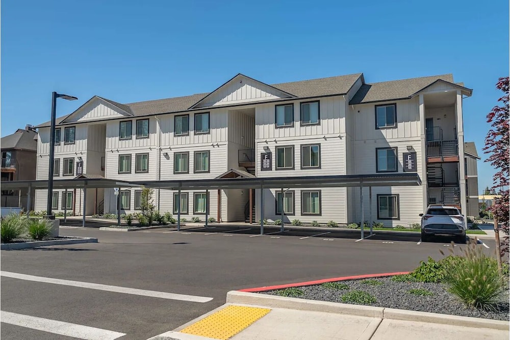 Landing Apartments - Salem