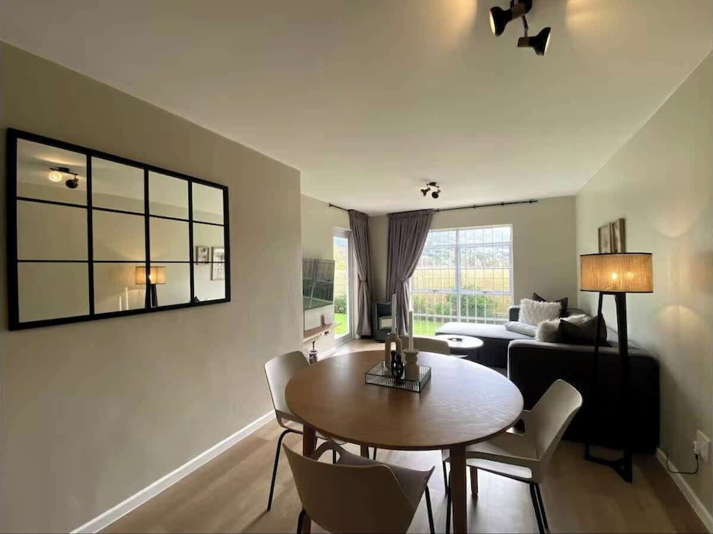 2 Bedroom Ground Floor Apartment, Princess Beach Club, Houtbay