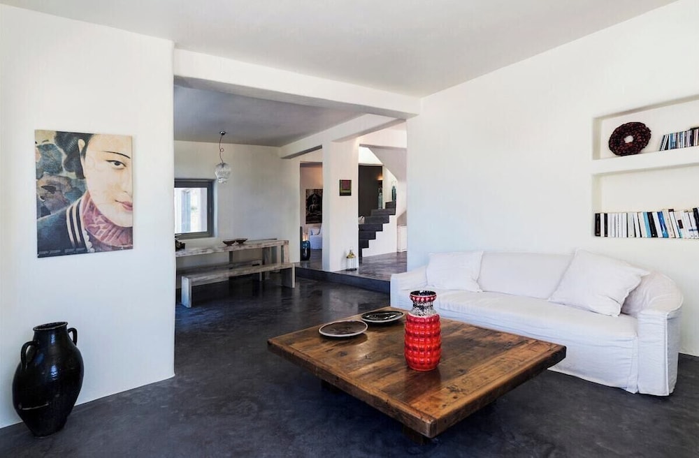 Villa Pegasus - Allparos Villas for 4-6