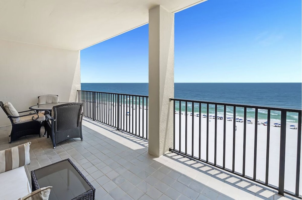 The Palms West 813