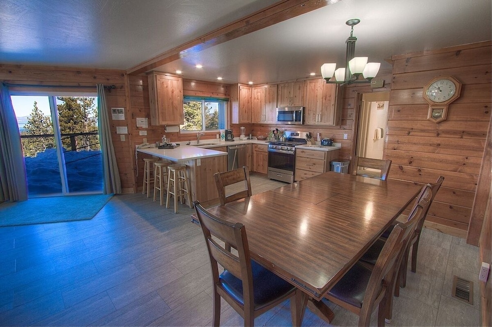 Hch1475 - Heavenly Lake View Retreat 5 Bedroom Home