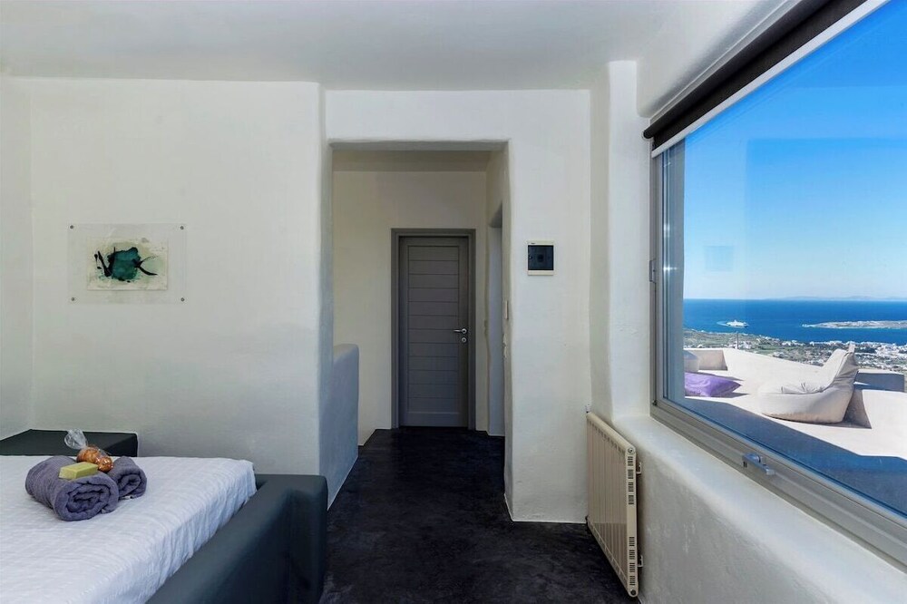Villa Pegasus - Allparos Villas for 4-6