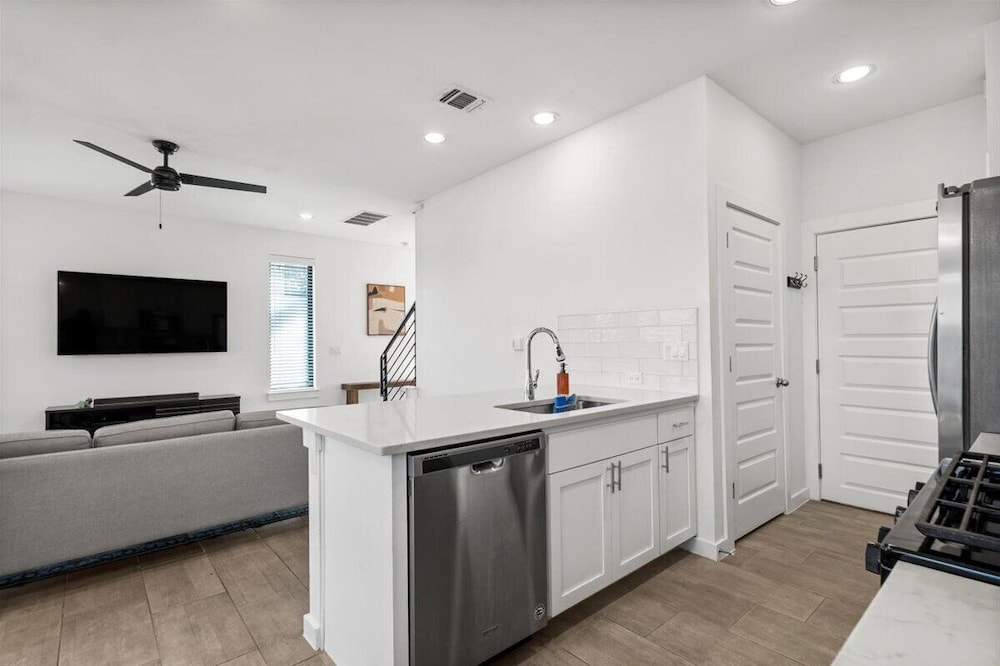 Stunning 3BR Desirable Austin Location