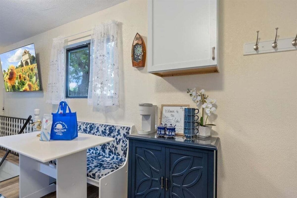 Lakefront Home, Private Dock + Kayaks,arcade Games, Pet Friendly