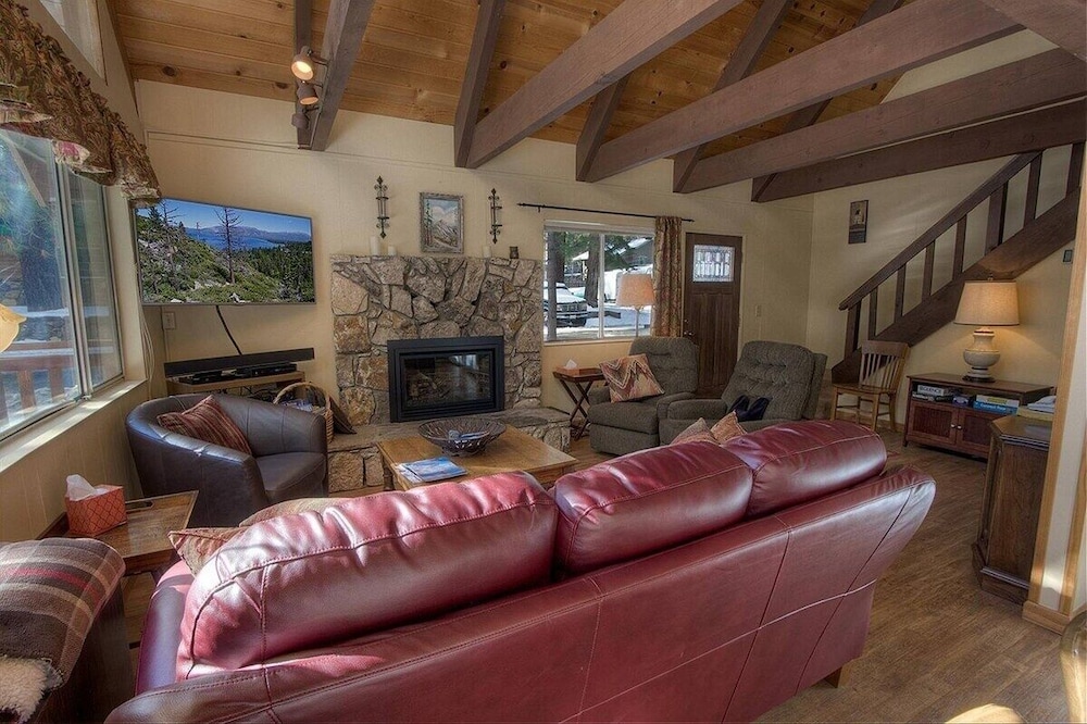 Lake Tahoe Vacations - Coyote Den 3 Bedroom Home by RedAwning - Property Image 9