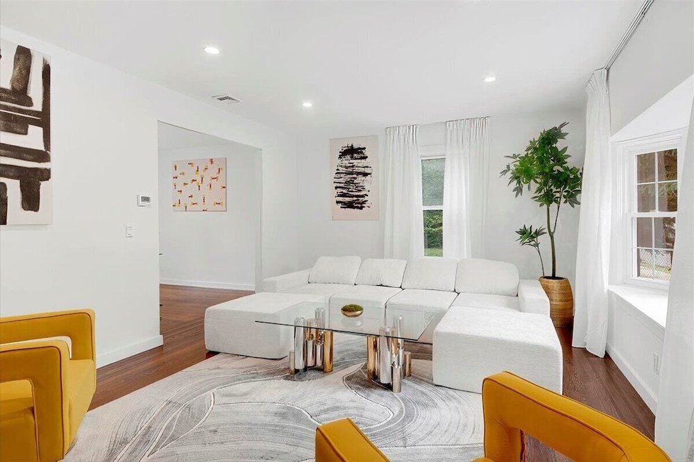 Modern Comfort in the Heart of NYC