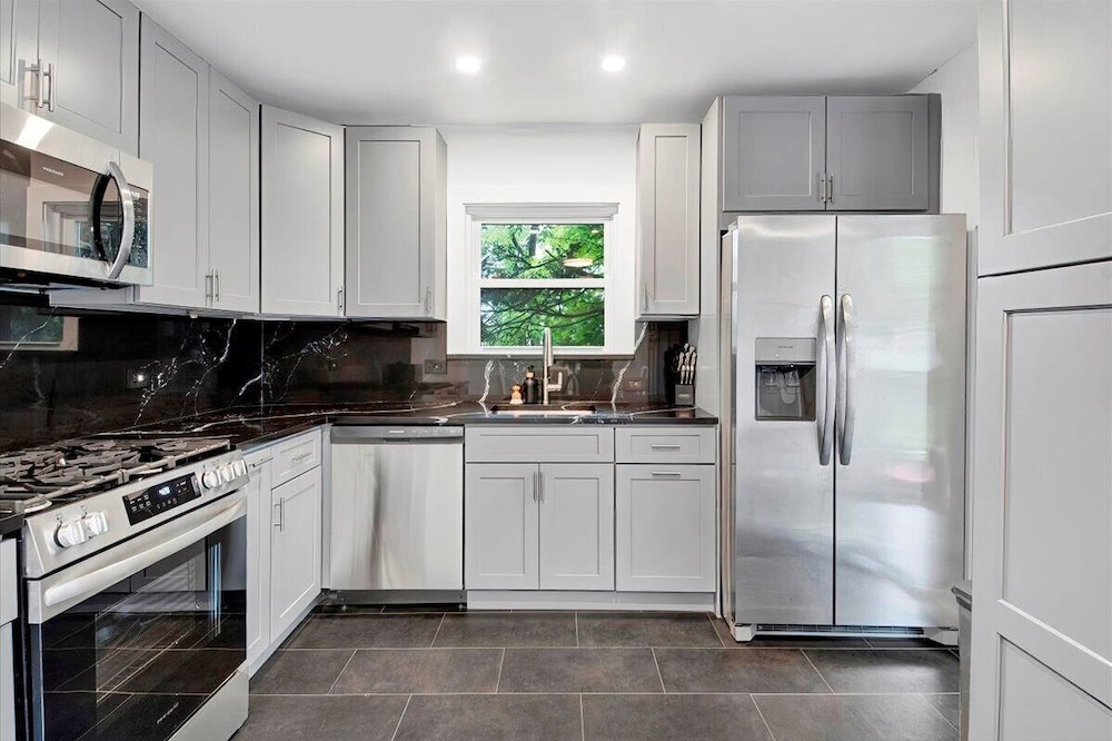 Modern Comfort in the Heart of NYC