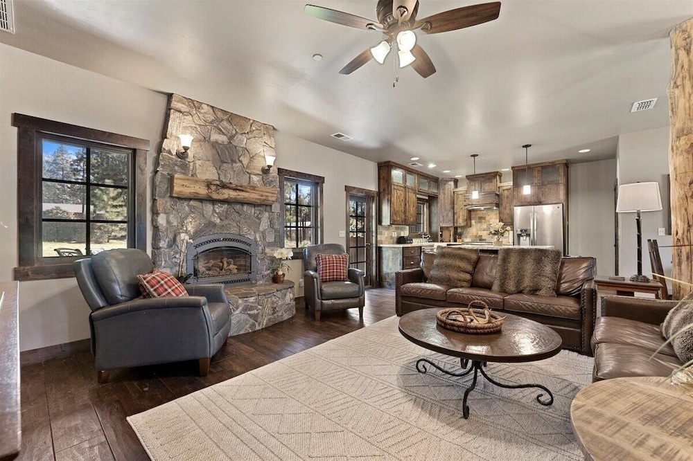Cyh1012 - Hidden Cedar 5 Bedroom Home