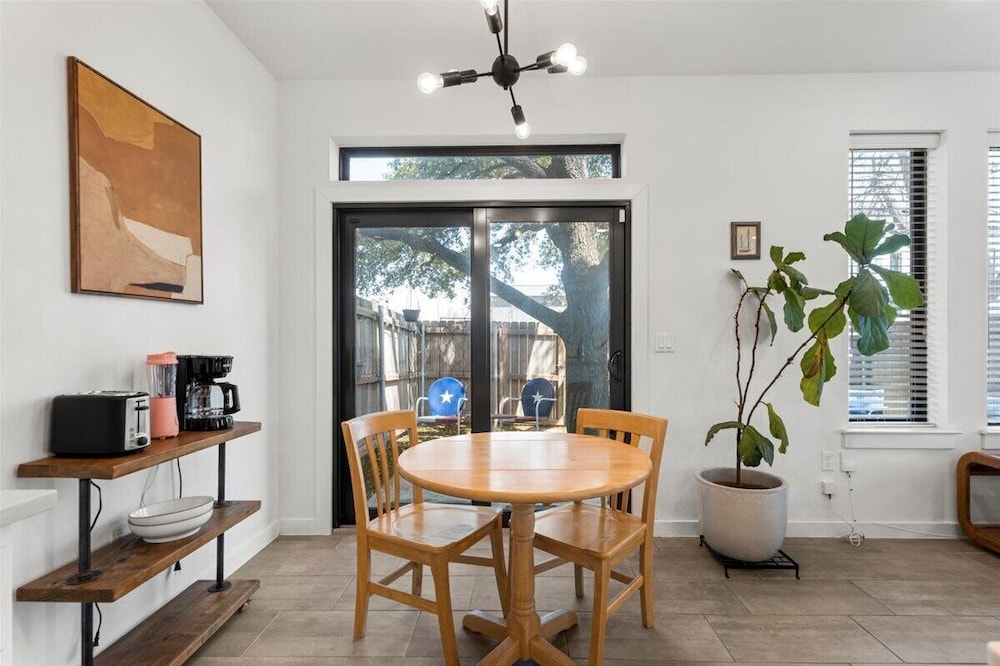 Stunning 3BR Desirable Austin Location