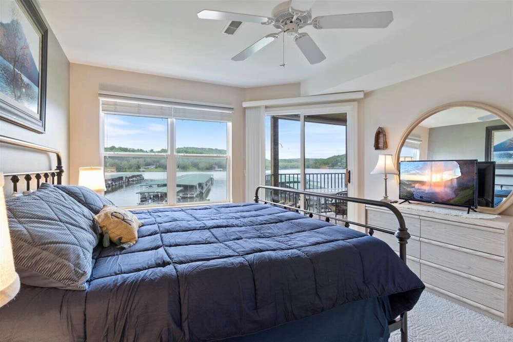 Relaxing Lakefront Condo w/ 2 Heated Pools, Boat Ramp & Slip, Near Golf & Parks