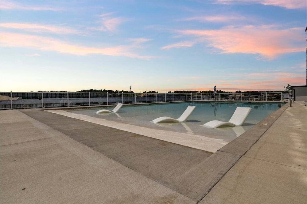 19mm Family-friendly, Bunks & Games at Topsider w/ 2 Pools