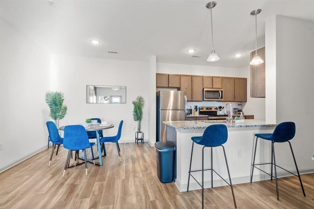 Upscale 2BR Suite Mins Uptown Charlotte