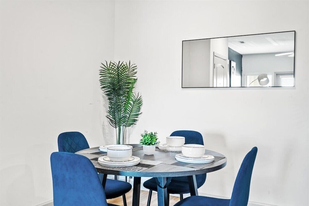 Upscale 2BR Suite Mins Uptown Charlotte