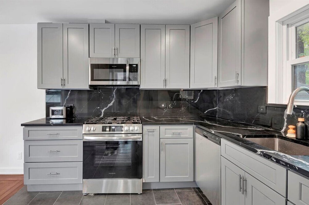 Modern Comfort in the Heart of NYC