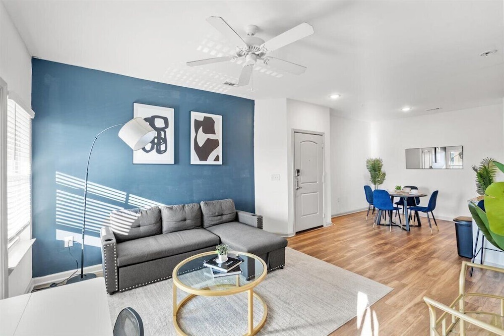 Upscale 2BR Suite Mins Uptown Charlotte