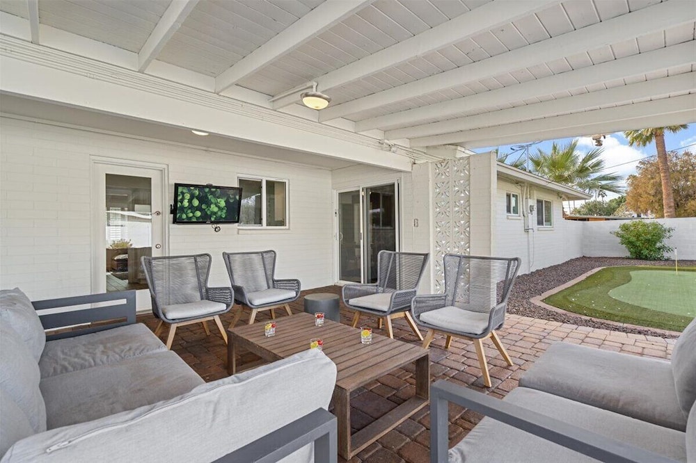 Fairway - Pool & Mini Golf - 5 Mins to Old Town