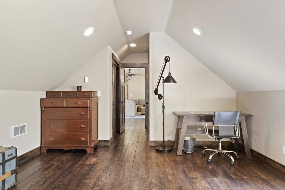 Cyh1012 - Hidden Cedar 5 Bedroom Home
