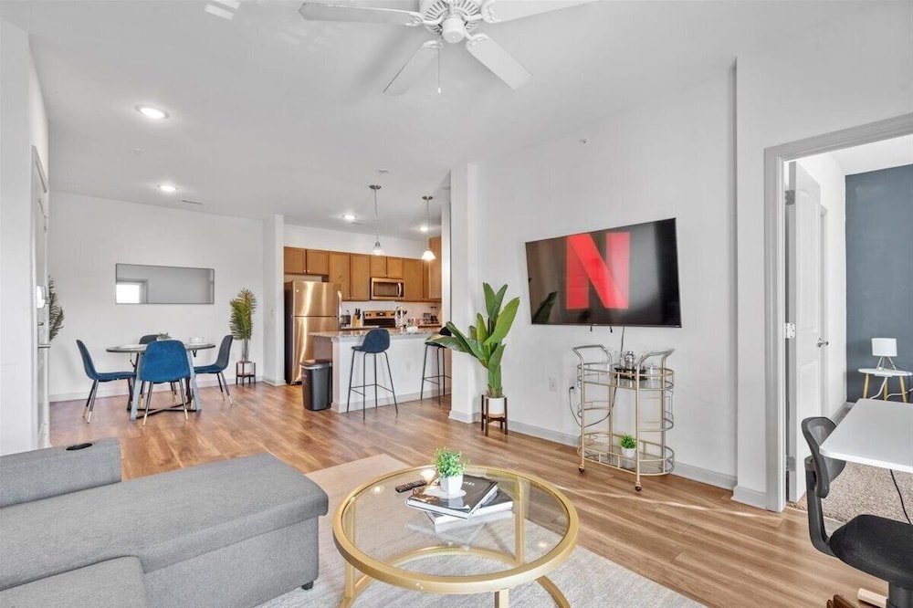 Upscale 2BR Suite Mins Uptown Charlotte