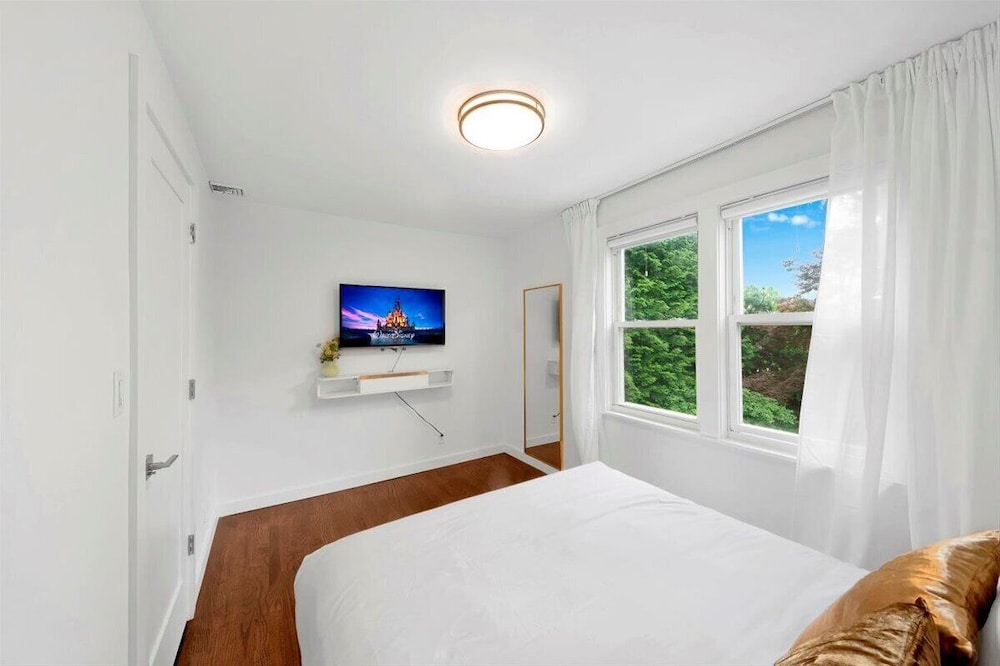 Modern Comfort in the Heart of NYC
