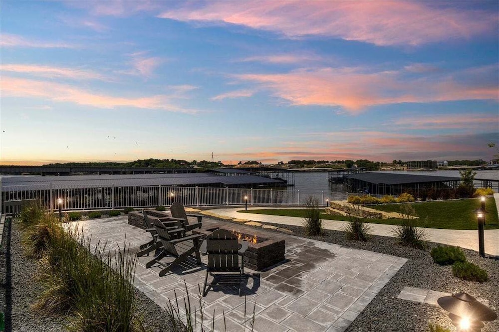 19mm Family-friendly, Bunks & Games at Topsider w/ 2 Pools