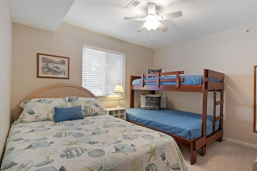 Relaxing Lakefront Condo w/ 2 Heated Pools, Boat Ramp & Slip, Near Golf & Parks